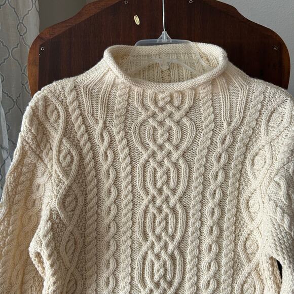 Elegant Cream Cable Knit Sweater - Picture 2 of 7